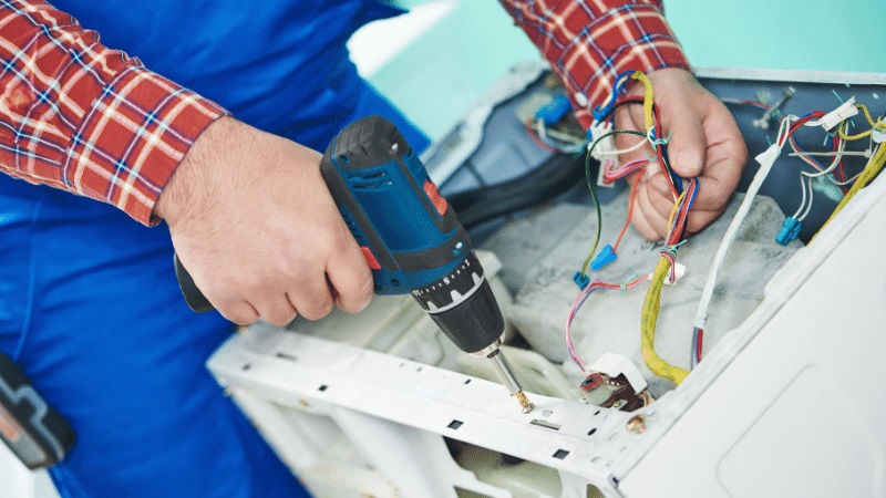 Fatih Daikin Daikin çamaşır makinesi kart tamiri – Su almama arızası orijinal parça ile giderildi. - Teknik servis örneği